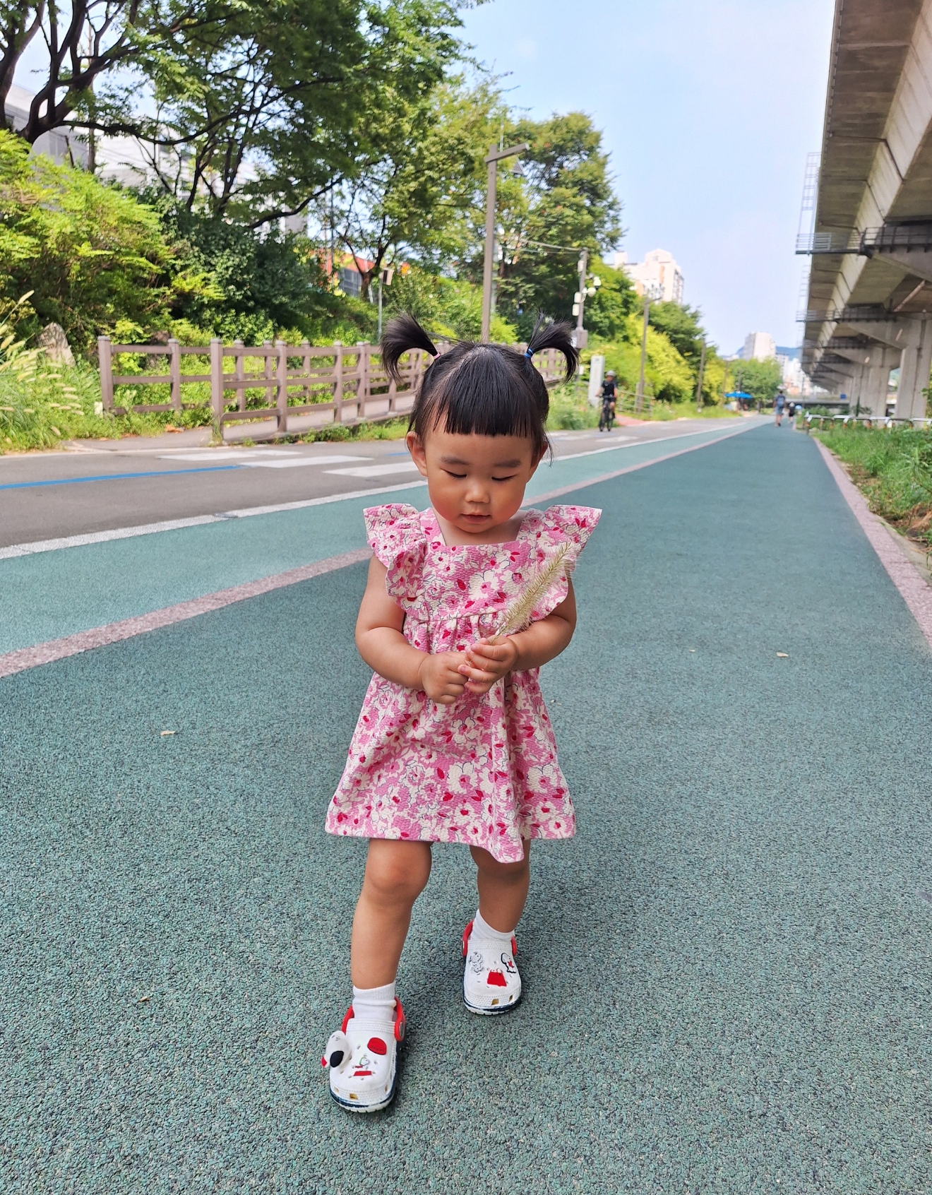 김지영 님 자녀 '여울' 산책 사진